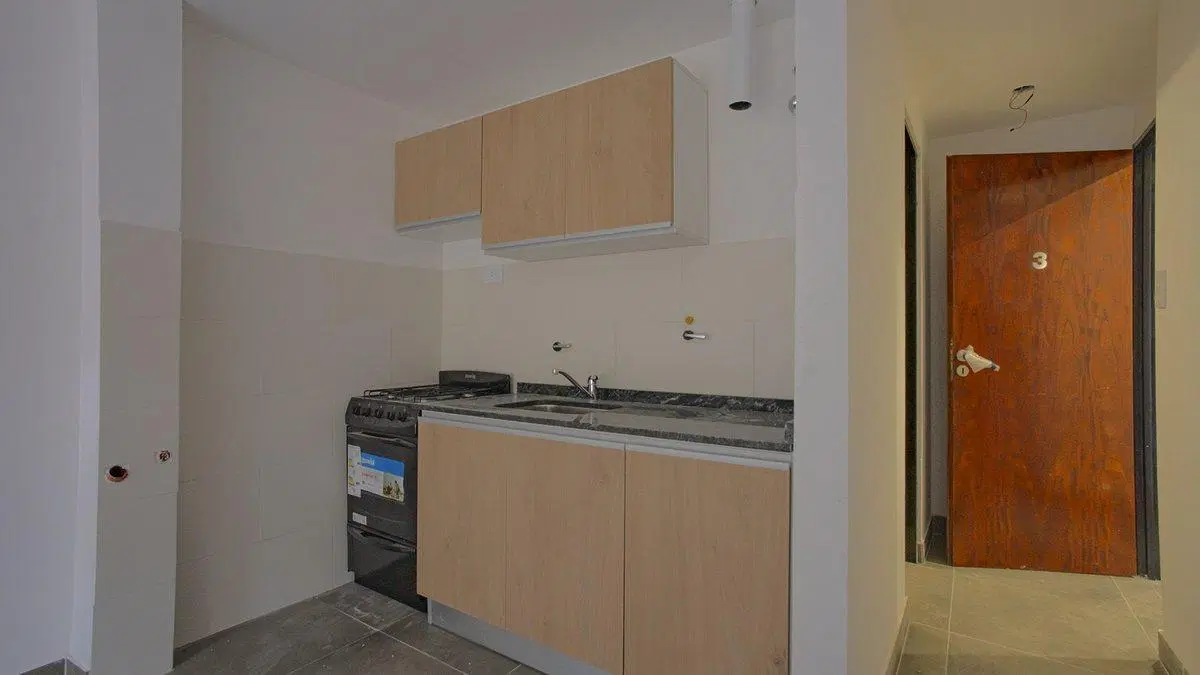 VENTA DEPTO MONOAMBIENTE CON PATIO 2
