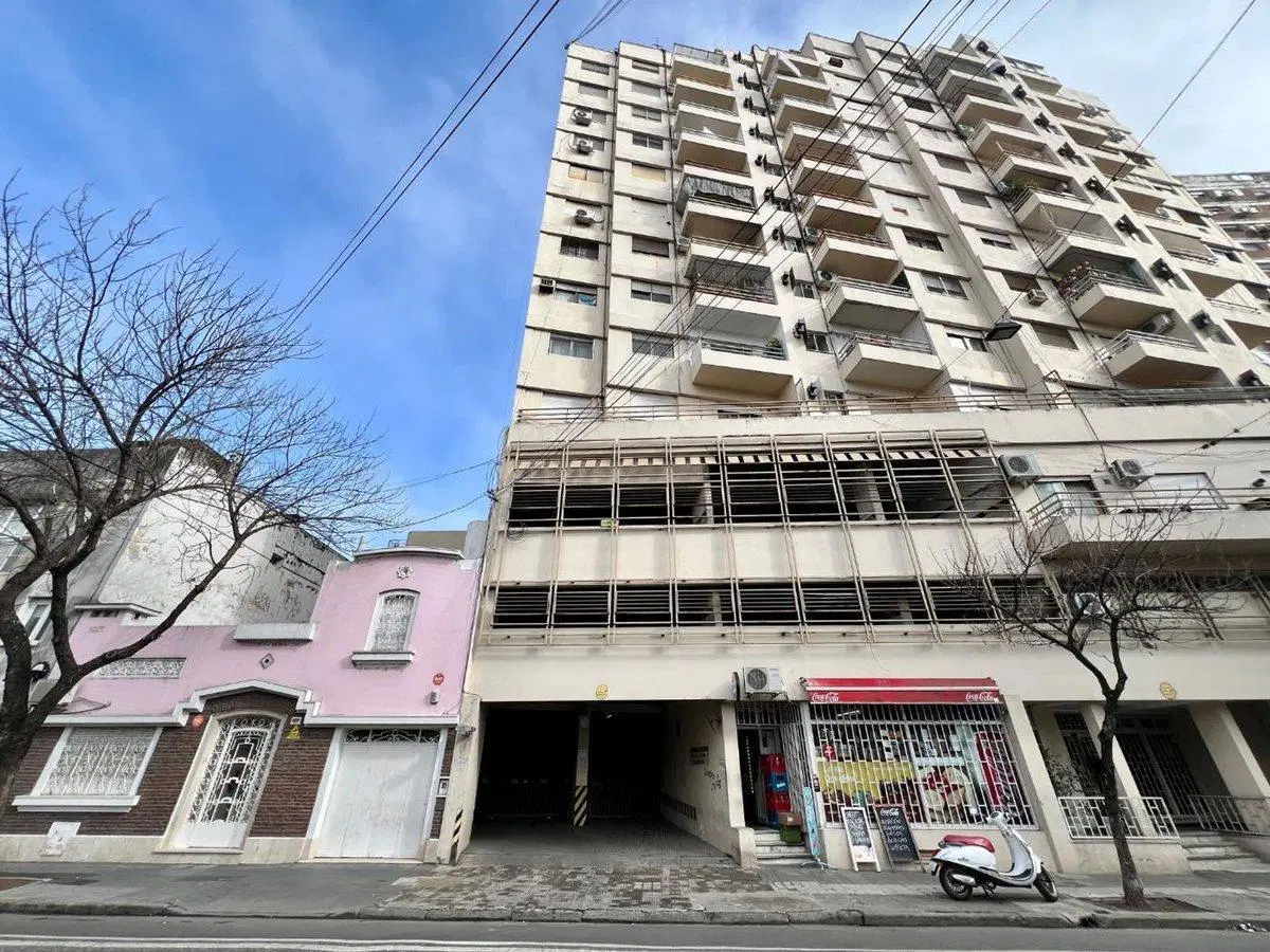 VENTA OPORTUNIDAD COCHERA DOBLE CORRIENTES 1700 4