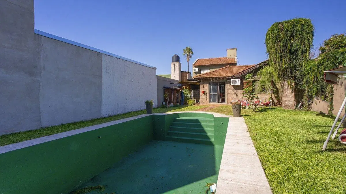 VENTA CASA 4 DORMITORIOS FUNES CITY APTA CRÉDITO 5