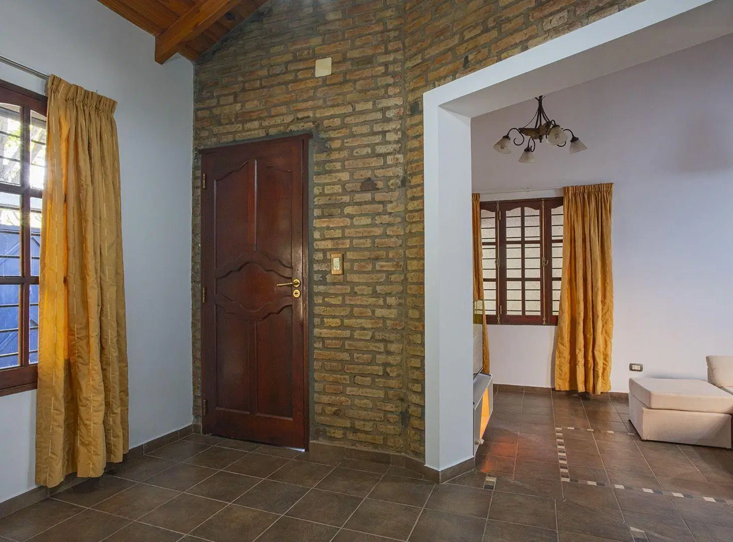Hermosa casa de 3 dormitorios en Ricardone 5