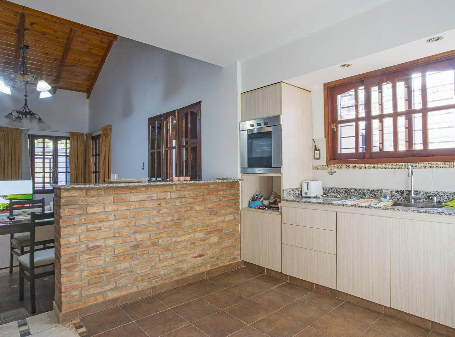 Hermosa casa de 3 dormitorios en Ricardone 8