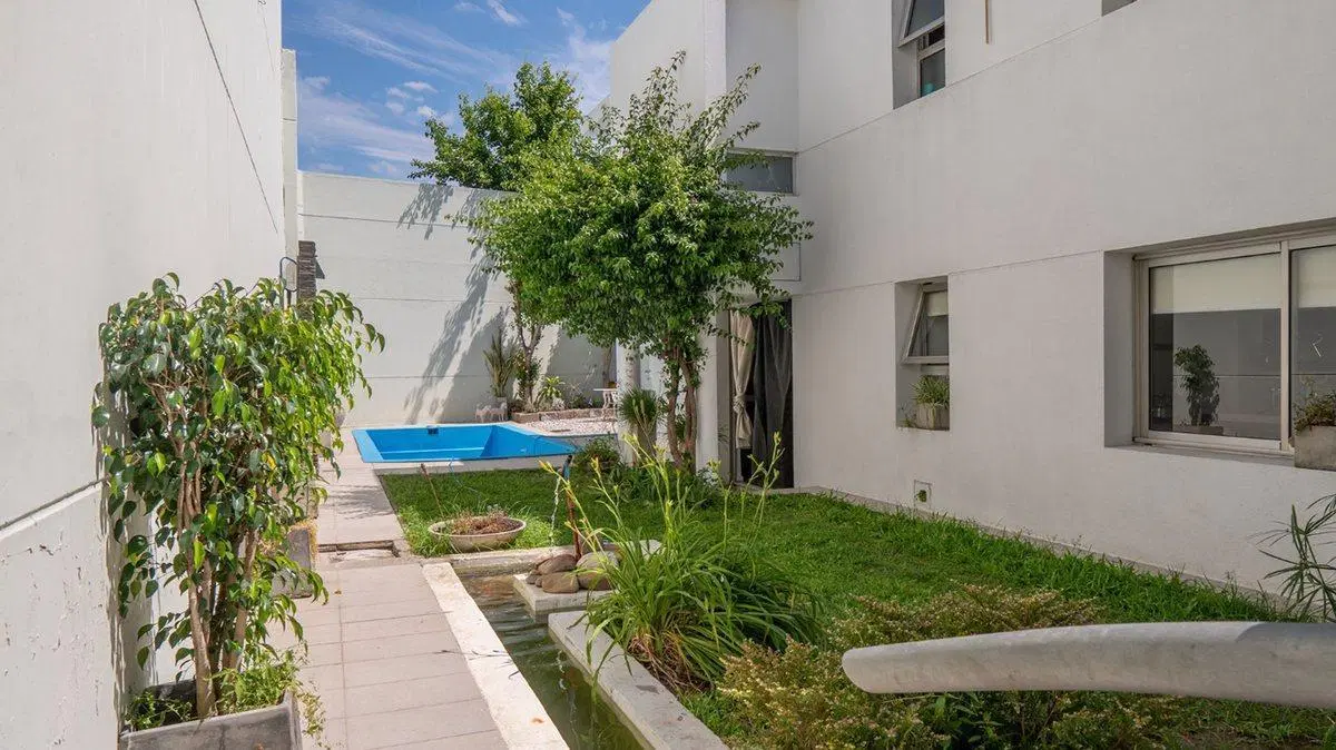 VENTA CASA DE TRES DORMITORIOS Y PILETA 8