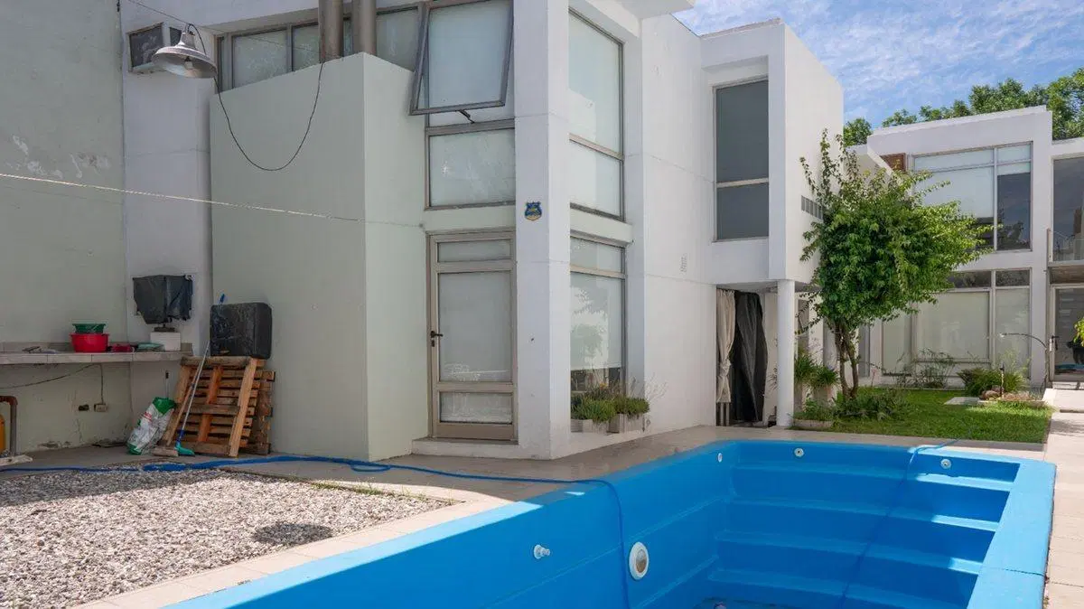 VENTA CASA DE TRES DORMITORIOS Y PILETA 2