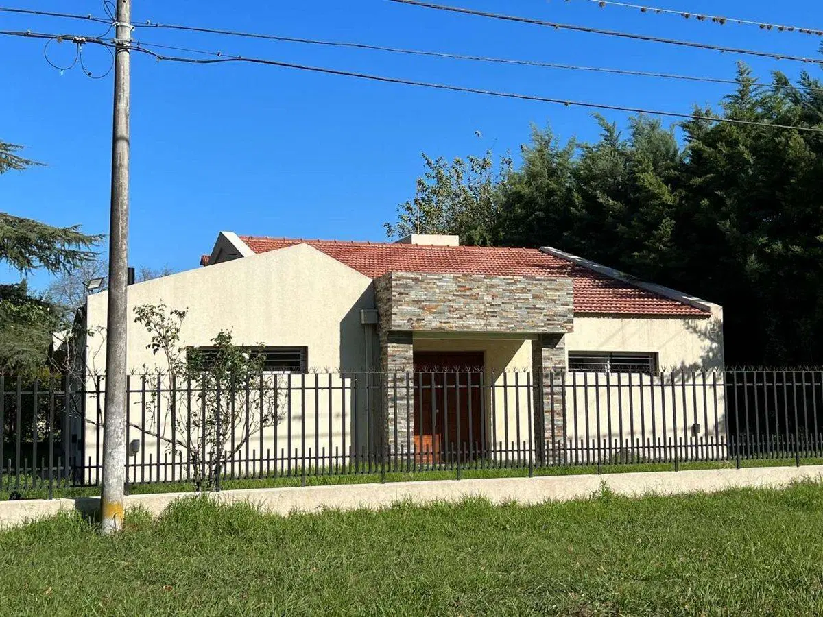 VENTA CASA 3 DORMIT CON PARQUE, PILETA Y PARRILLA 5