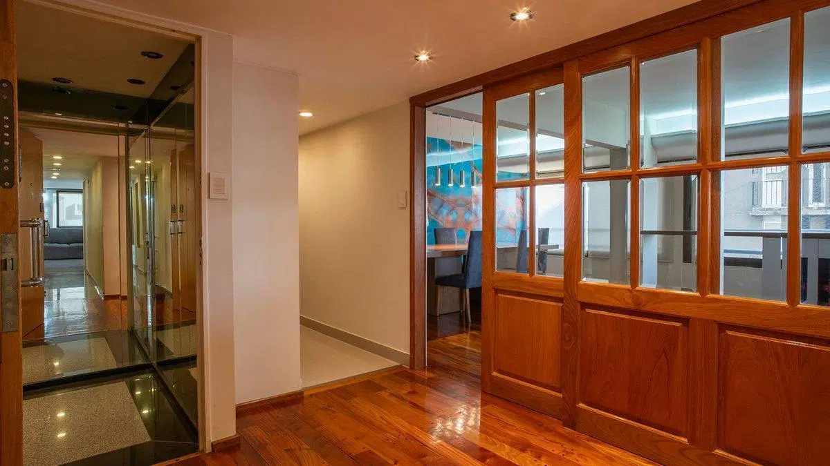 VENTA DEPARTAMENTO 5 DORMITORIOS/COCHERA VISTA RÍO 2