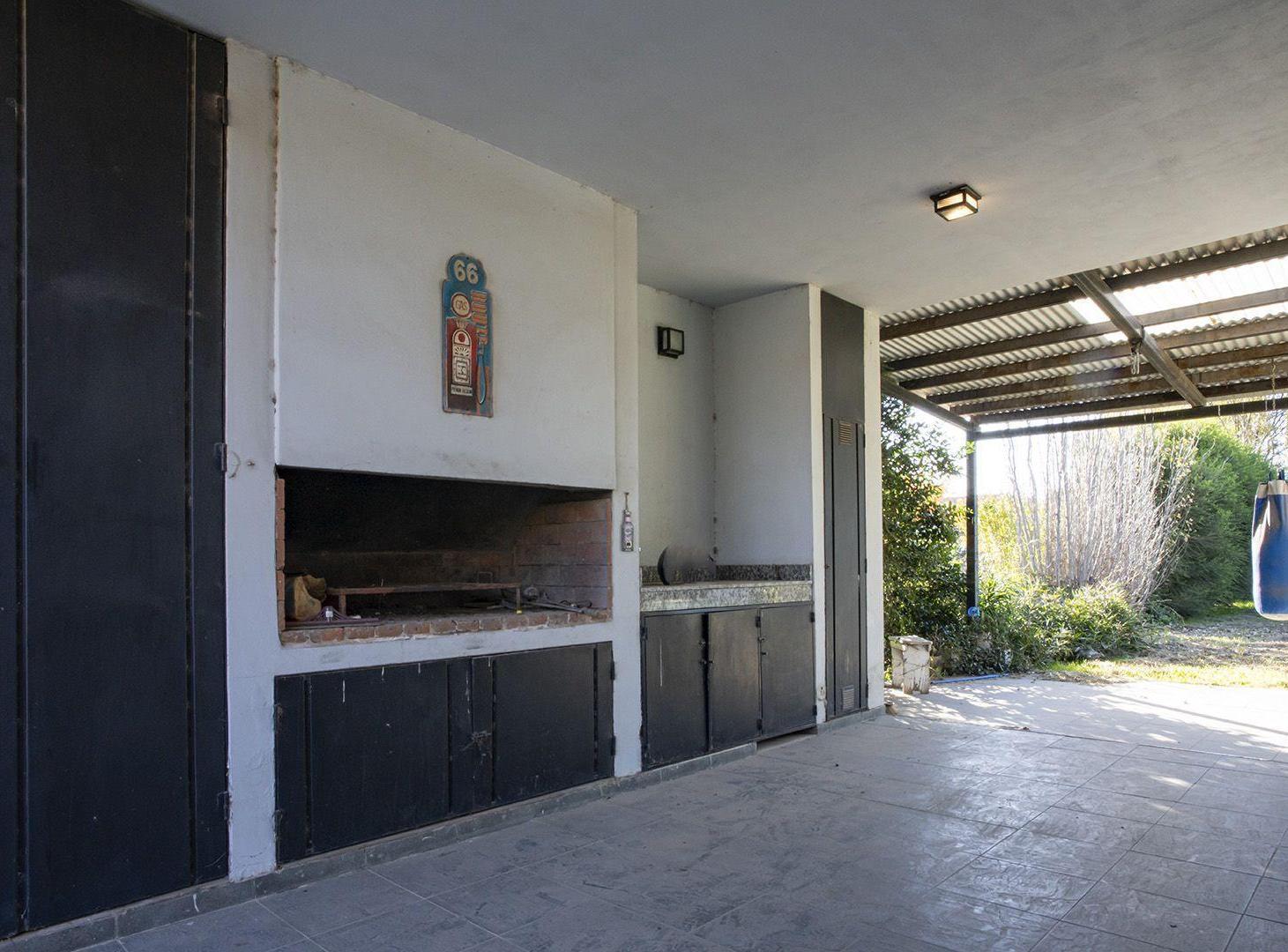 Foto de VENTA CASA DE DOS DORMITORIOS LAS ACEQUIAS ROLDAN, imagen 2