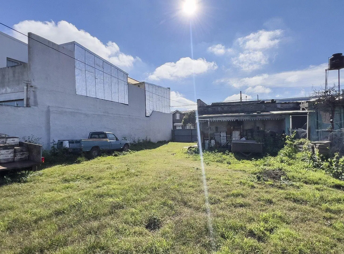 Lote con local a reciclar en Zavalla 2