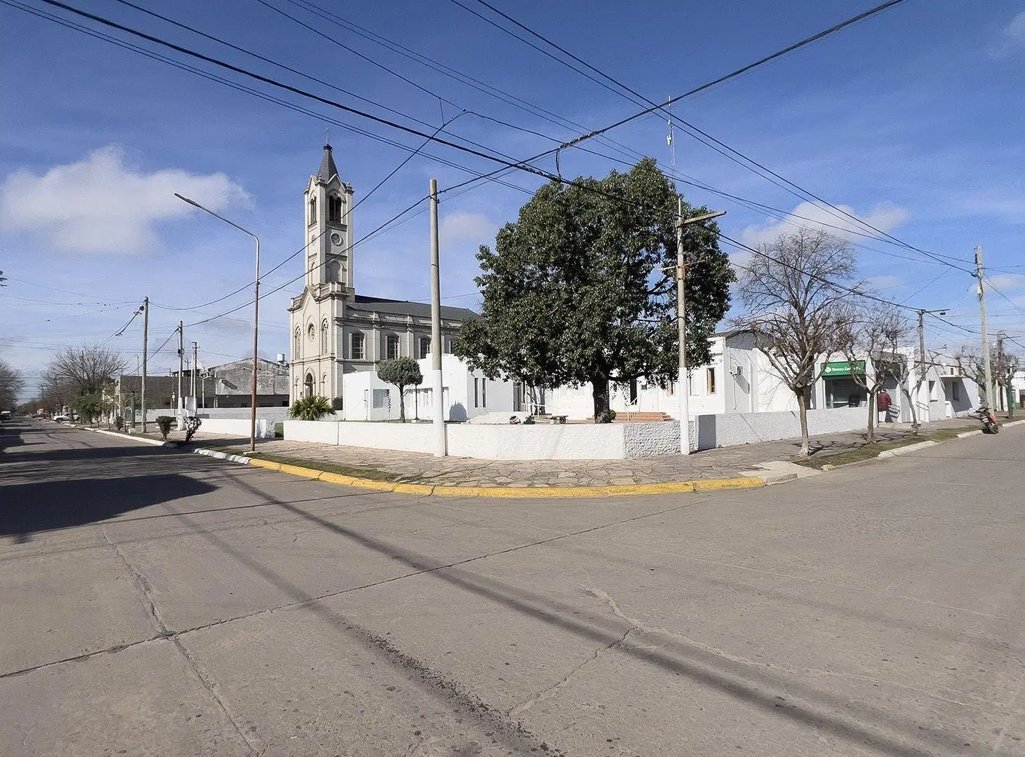CASA + LOCAL+ GALPON EN PLENO CENTRO DE ZAVALLA 3