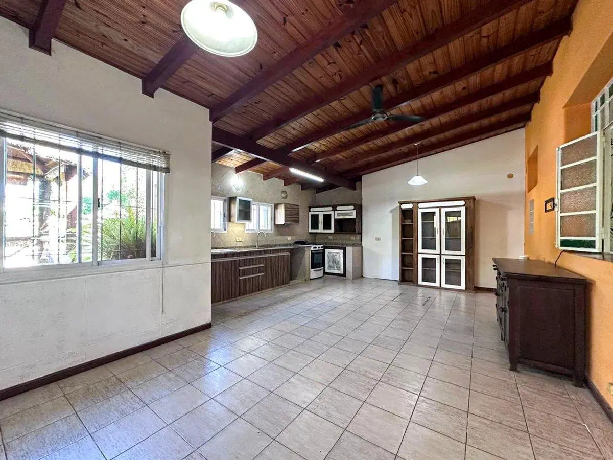 CASA DE ESTILO EN ZONA CENTRO DE V.G.G 5