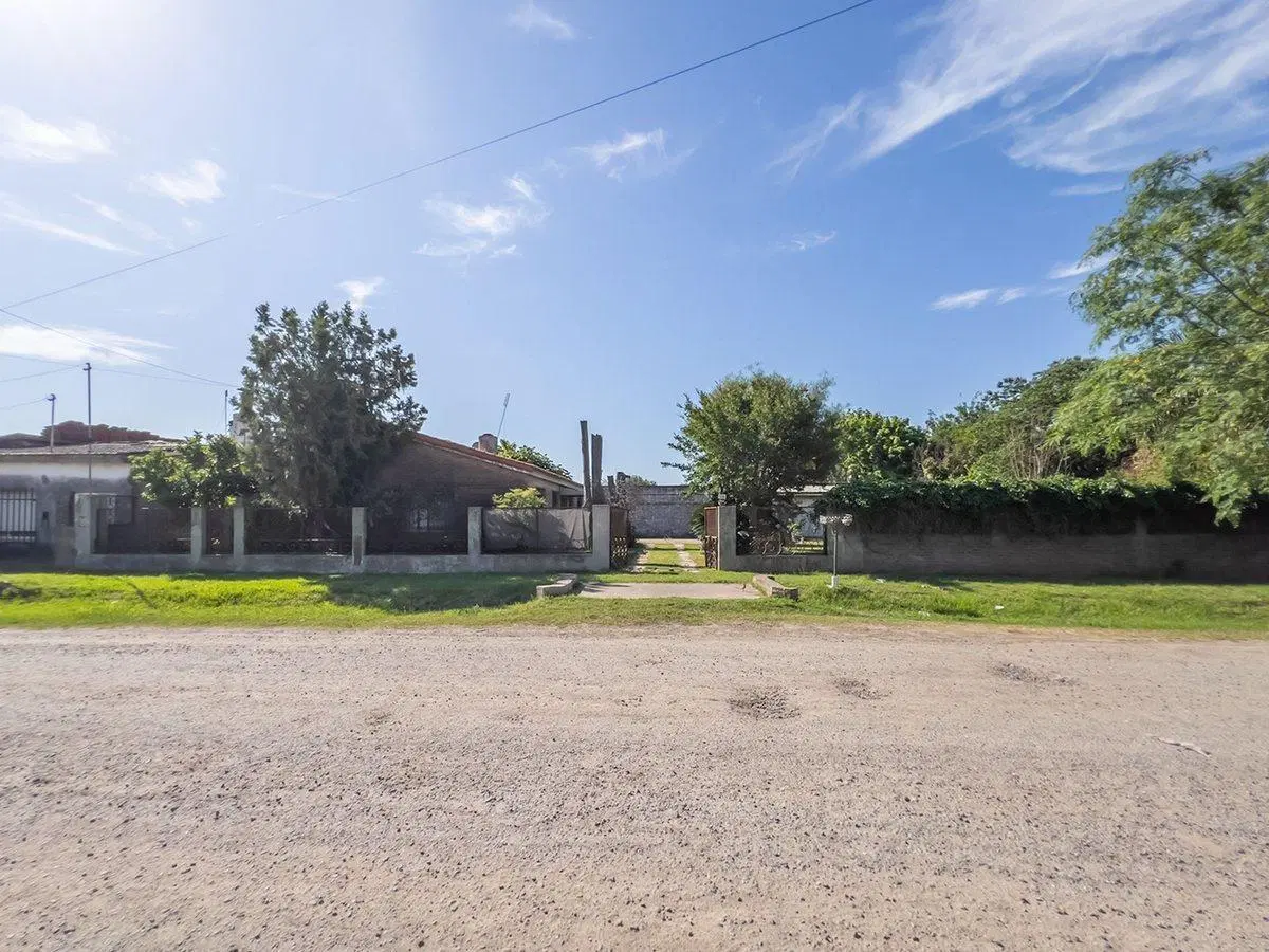 VENTA CASA 3 DORMITORIOS EN PUERTO GABOTO 2