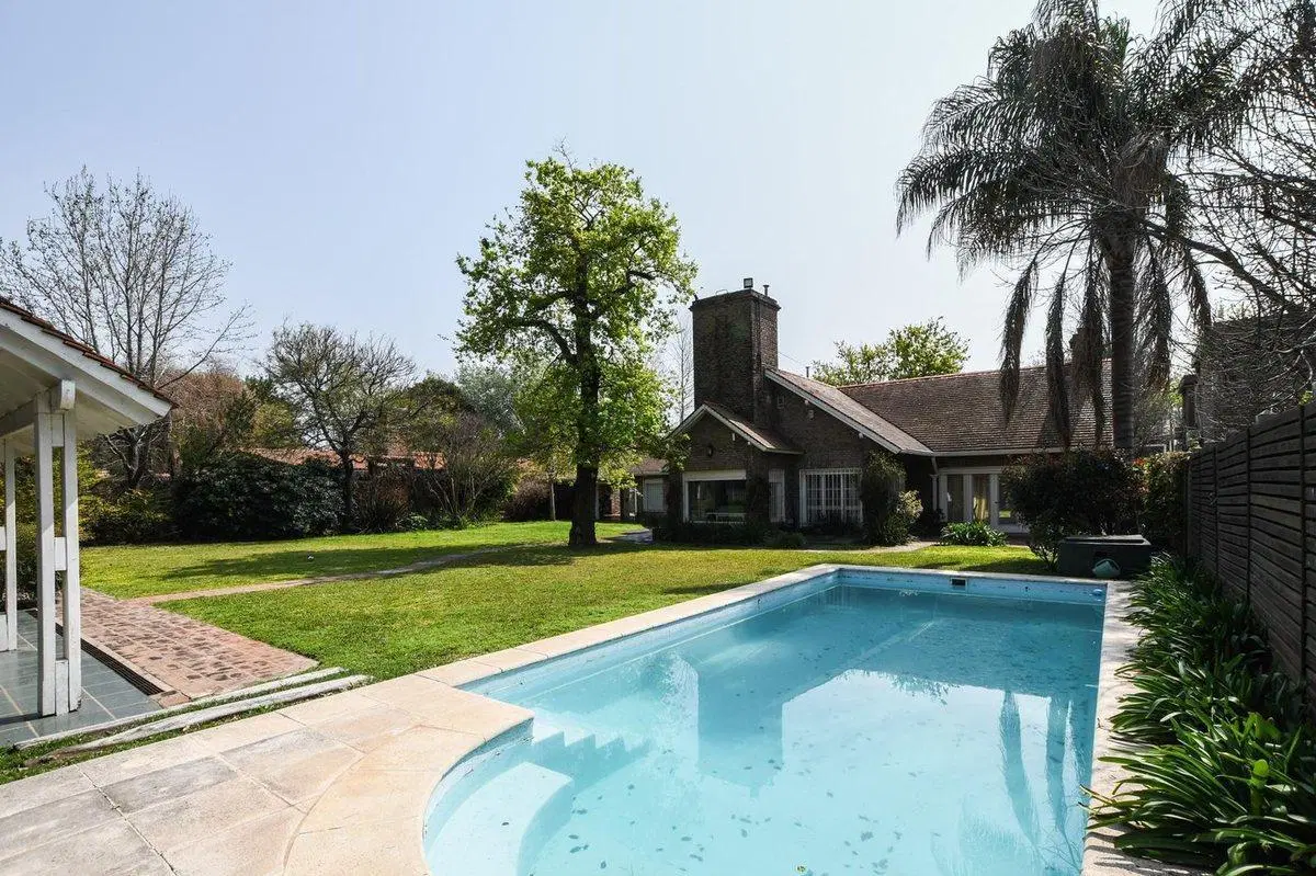 CASA DE 4 DORMITORIOS EN VENTA FISHERTON 5