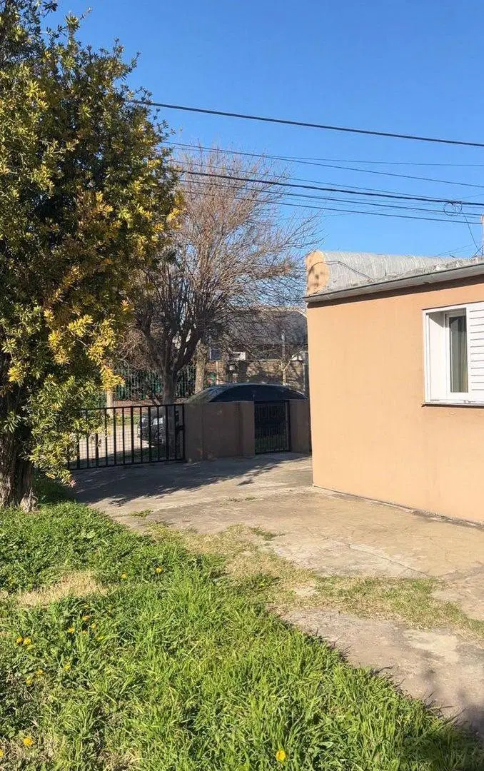 Casa con gran terreno en venta en Zavalla 2