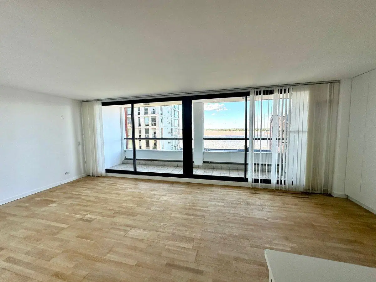 ALQUILER  DOS DORMITORIOS BALCON CON COCHERA FORUM 2