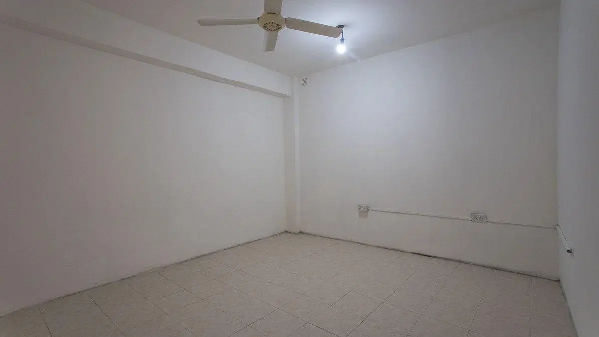 VENTA CASA FRENTE EN BARRIO LAS HERAS 8