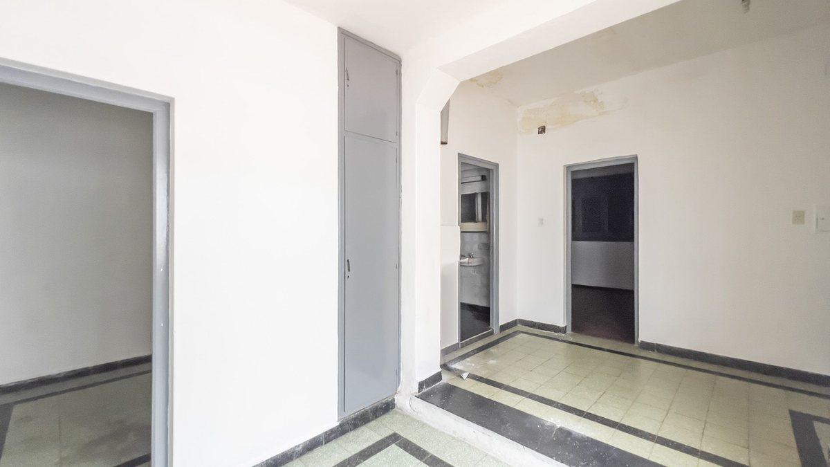 Foto de VENTA CASA DE 4 DORMITORIOS CON LOCAL AL FRENTE, imagen 2