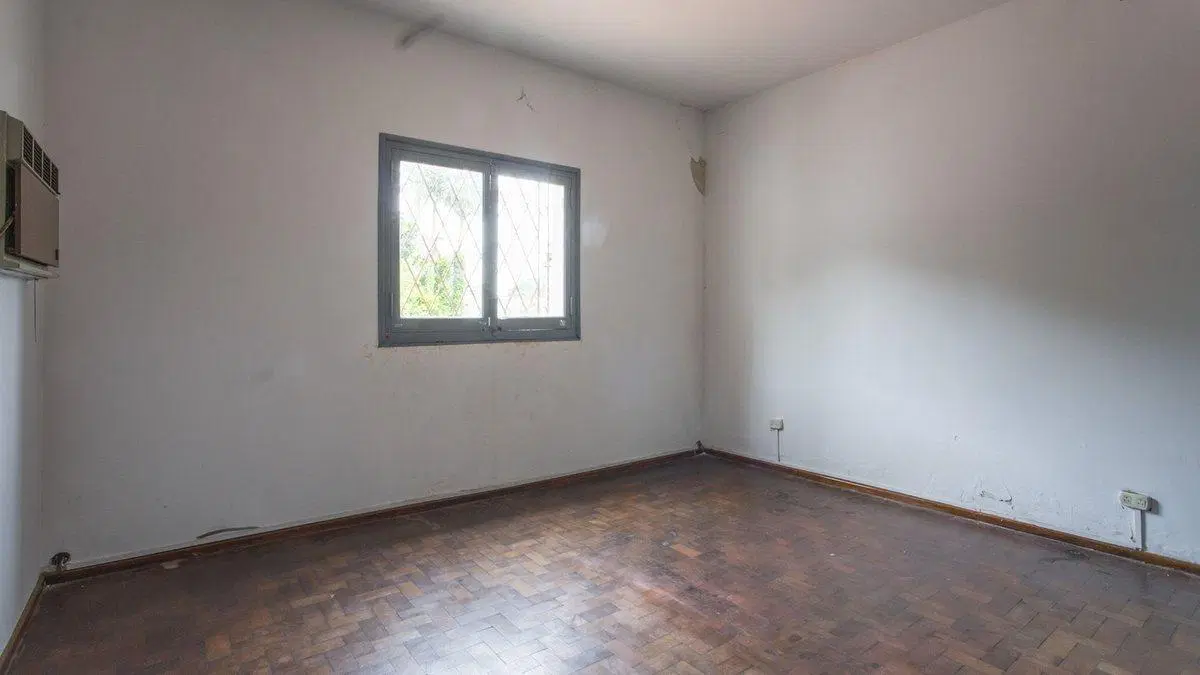 VENTA CASA DE 4 DORMITORIOS CON LOCAL AL FRENTE 4