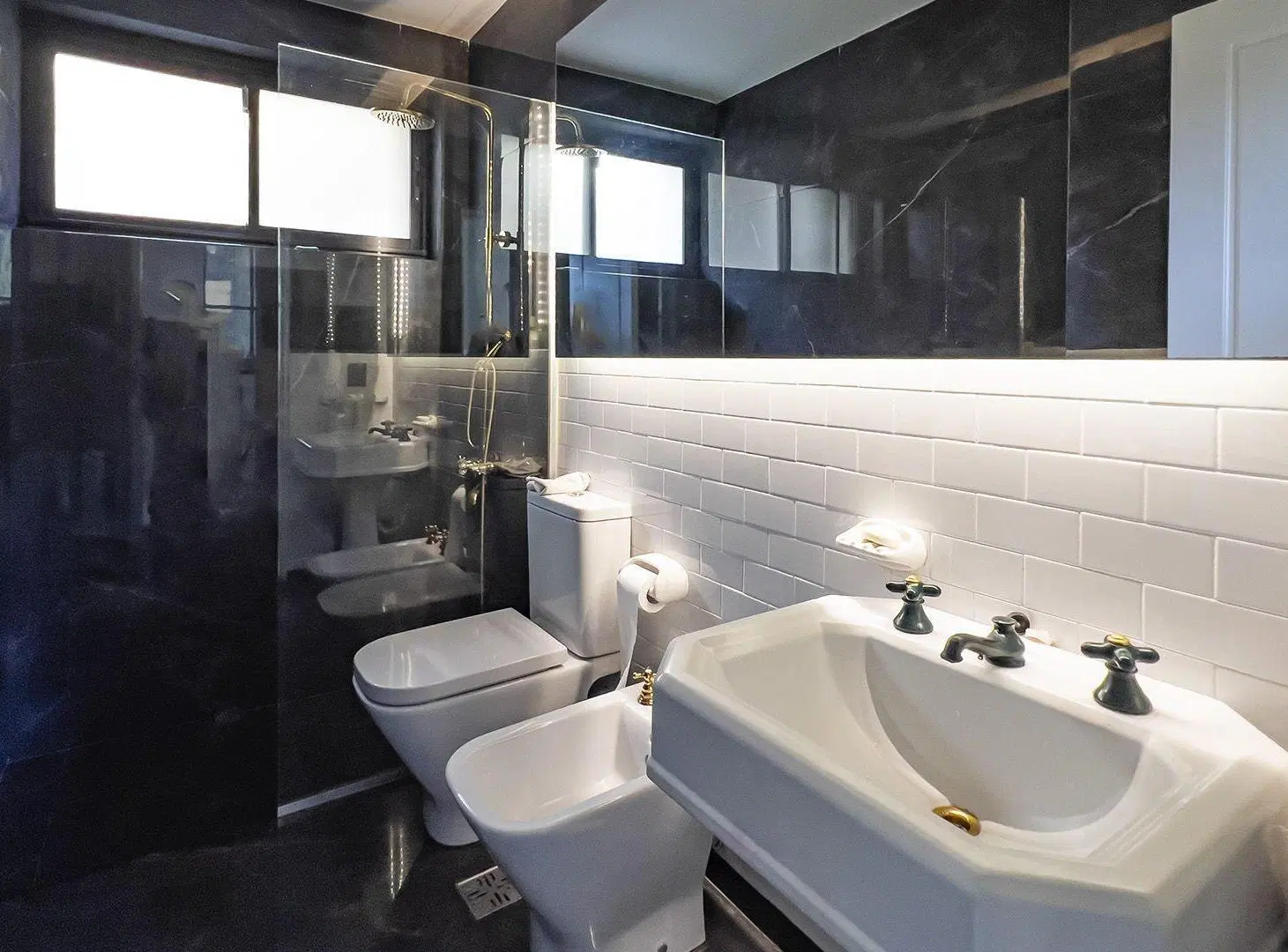CASA VENTA 3 DORMITORIOS FISHERTON JARDIN Y PILETA 2