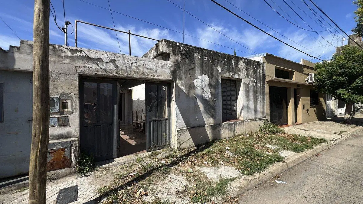 VENTA CASA A RECICLAR B. INDUSTRIAL OPORTUNIDAD 2