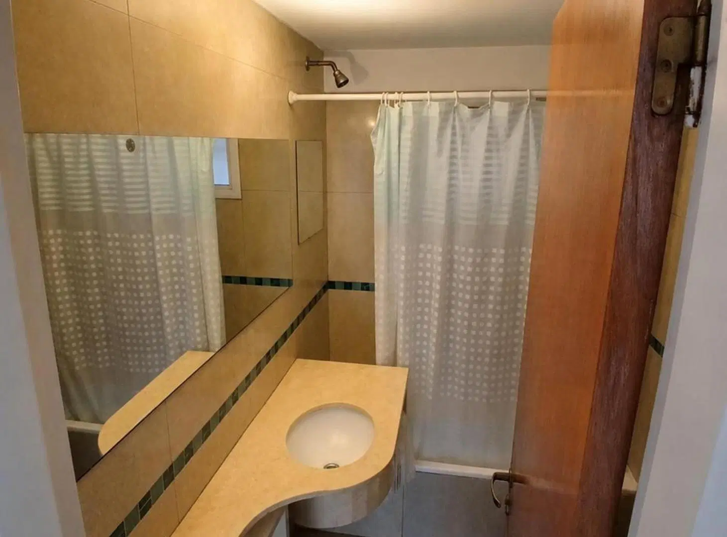 Alquilo Loft a una cuadra del rio. Súper amplio. 3
