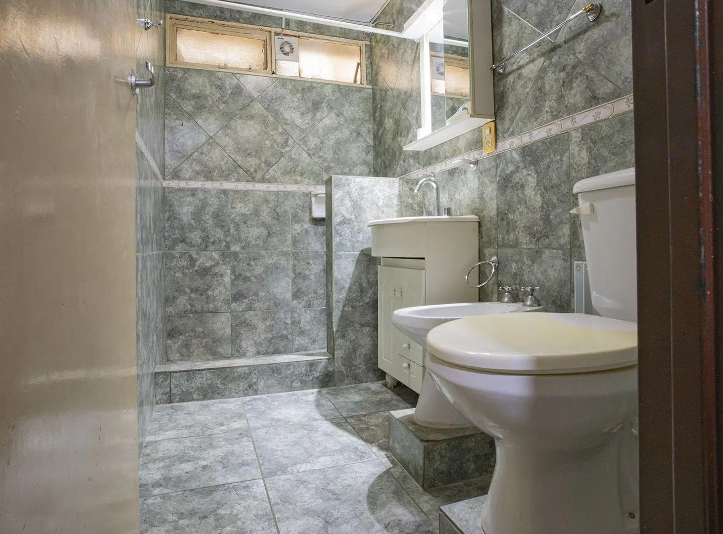 VENTA DEPARTAMENTO 2 DORMITORIOS,2 COCHERAS, PATIO 3