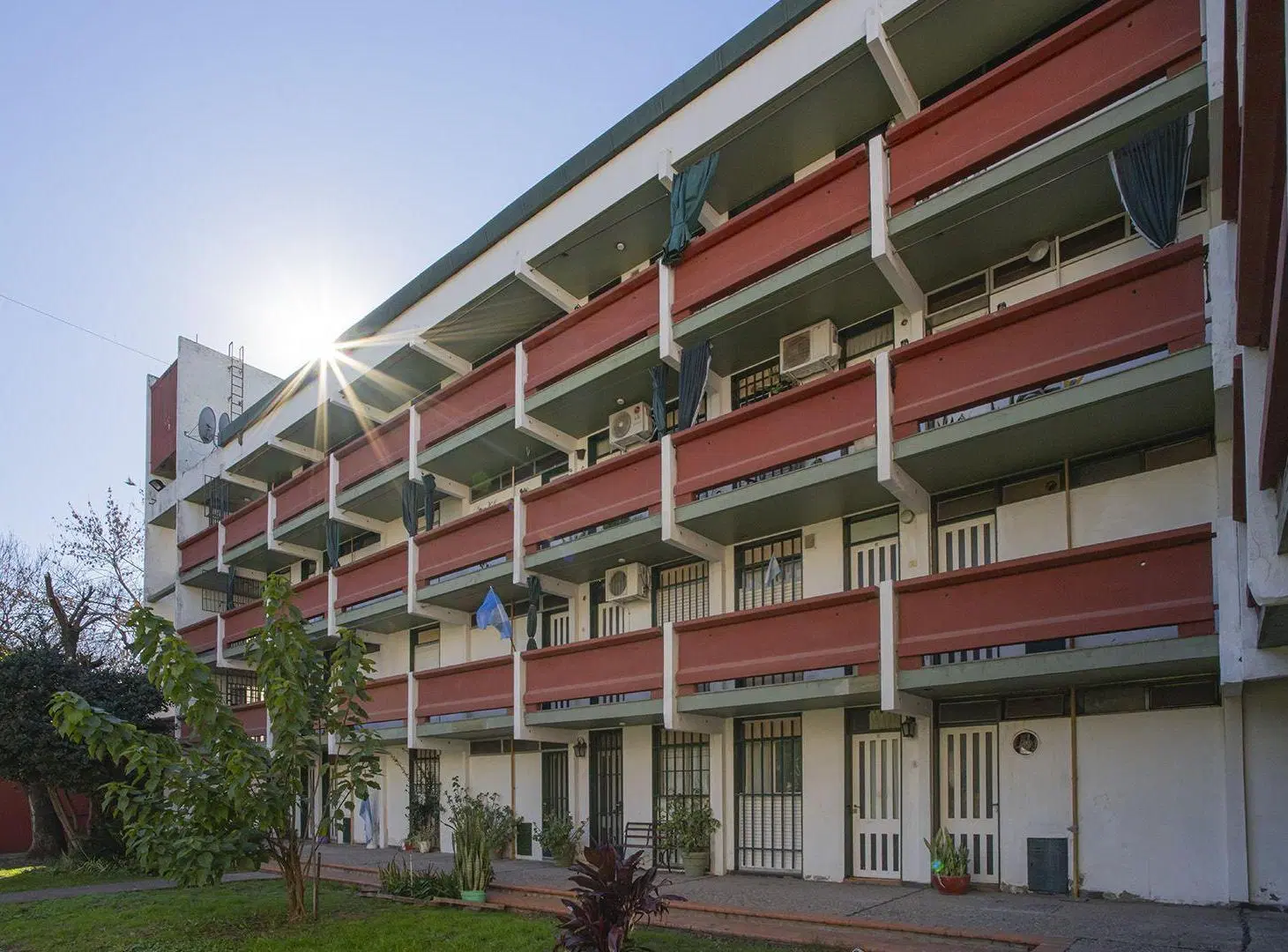 VENTA DEPARTAMENTO 2 DORMITORIOS,2 COCHERAS, PATIO 8