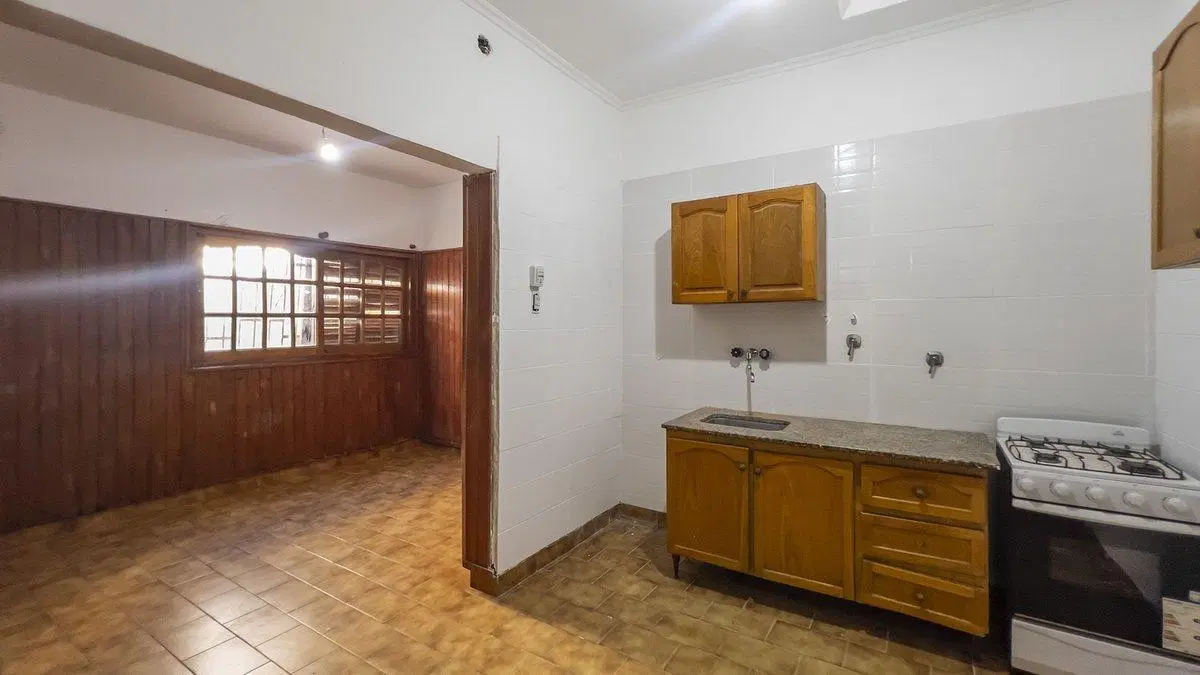 VENTA DE CASA 4 DORMITORIOS CON PILETA Y QUINCHO 5
