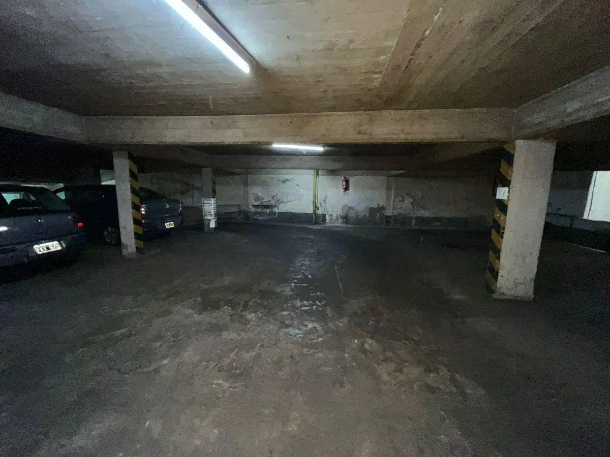 VENTA COCHERA EN BARRIO MARTIN 2