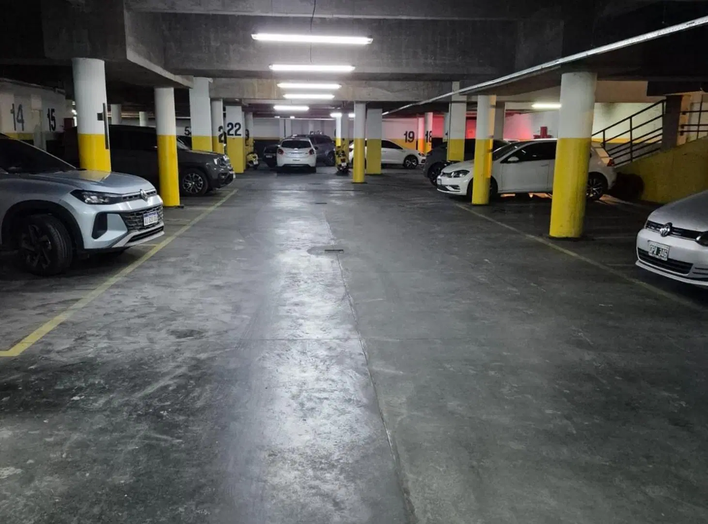 VENTA COCHERA BARRIO PICHINCHA 2