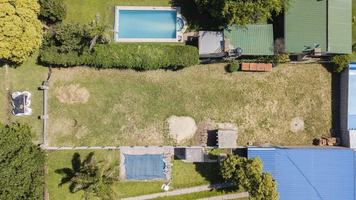 VENTA TERRENO EN BARRIO COUNTRY 16 - PUEBLO ESTHER 4