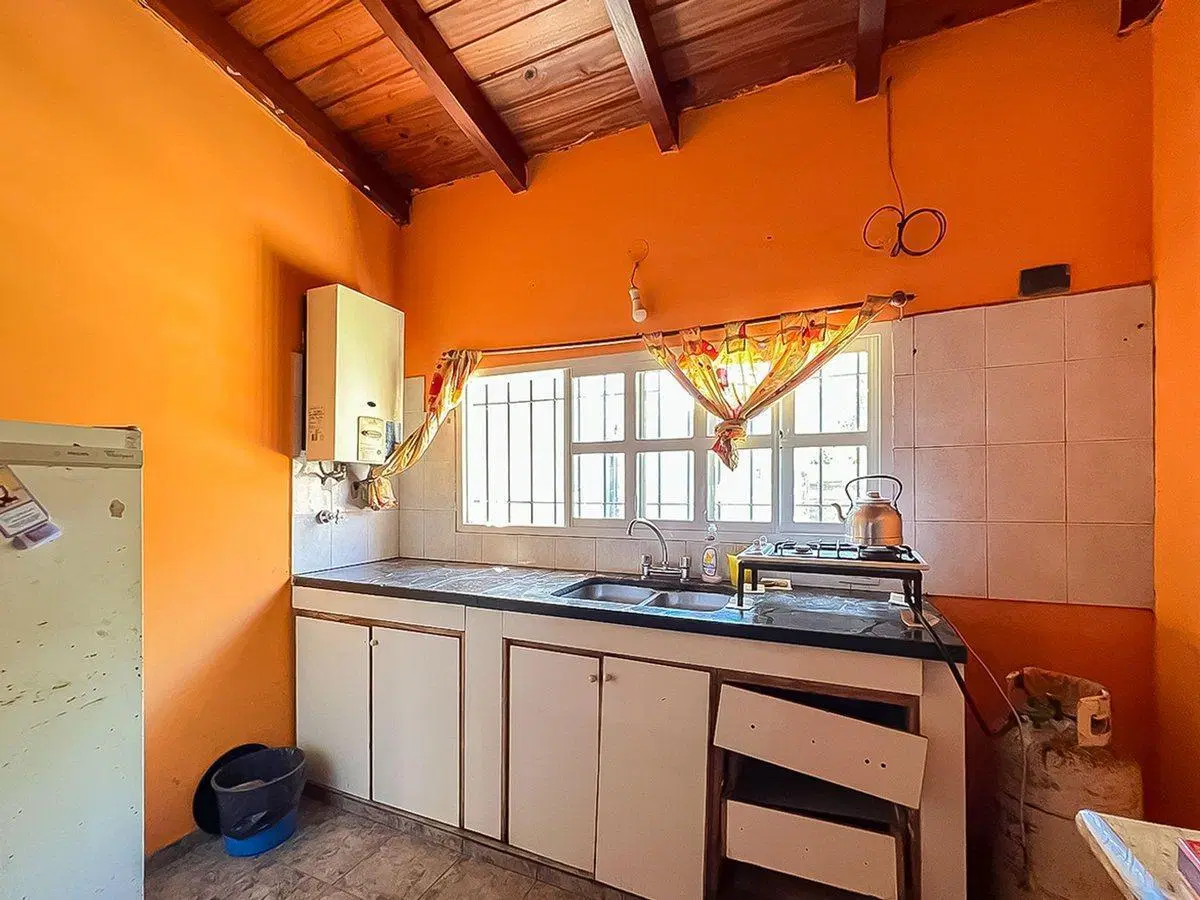 venta casa 2 dormitorios, cochera y duplex atras 5