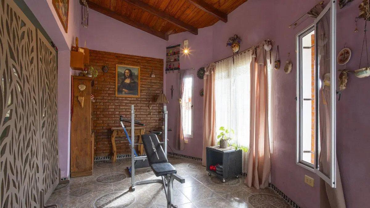 Venta casa barrio Urquiza, 2 dormitorio, 2 cochera 4