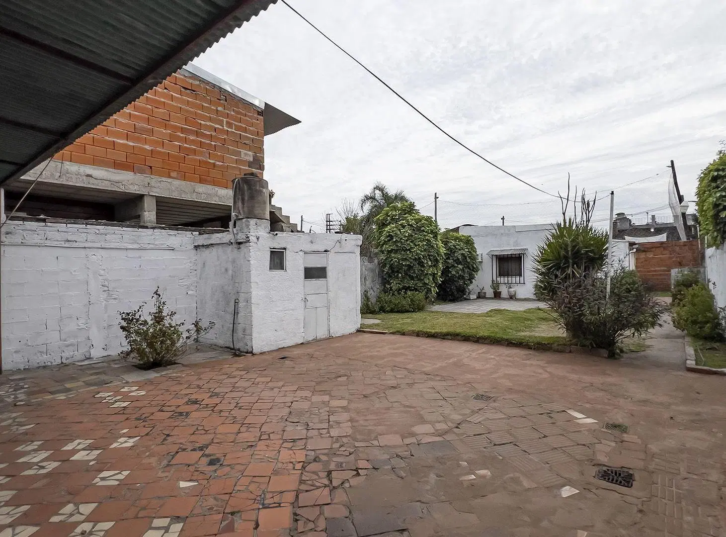 CASA EN VENTA CON 2 DORMITORIOS Y GRAN PATIO 8