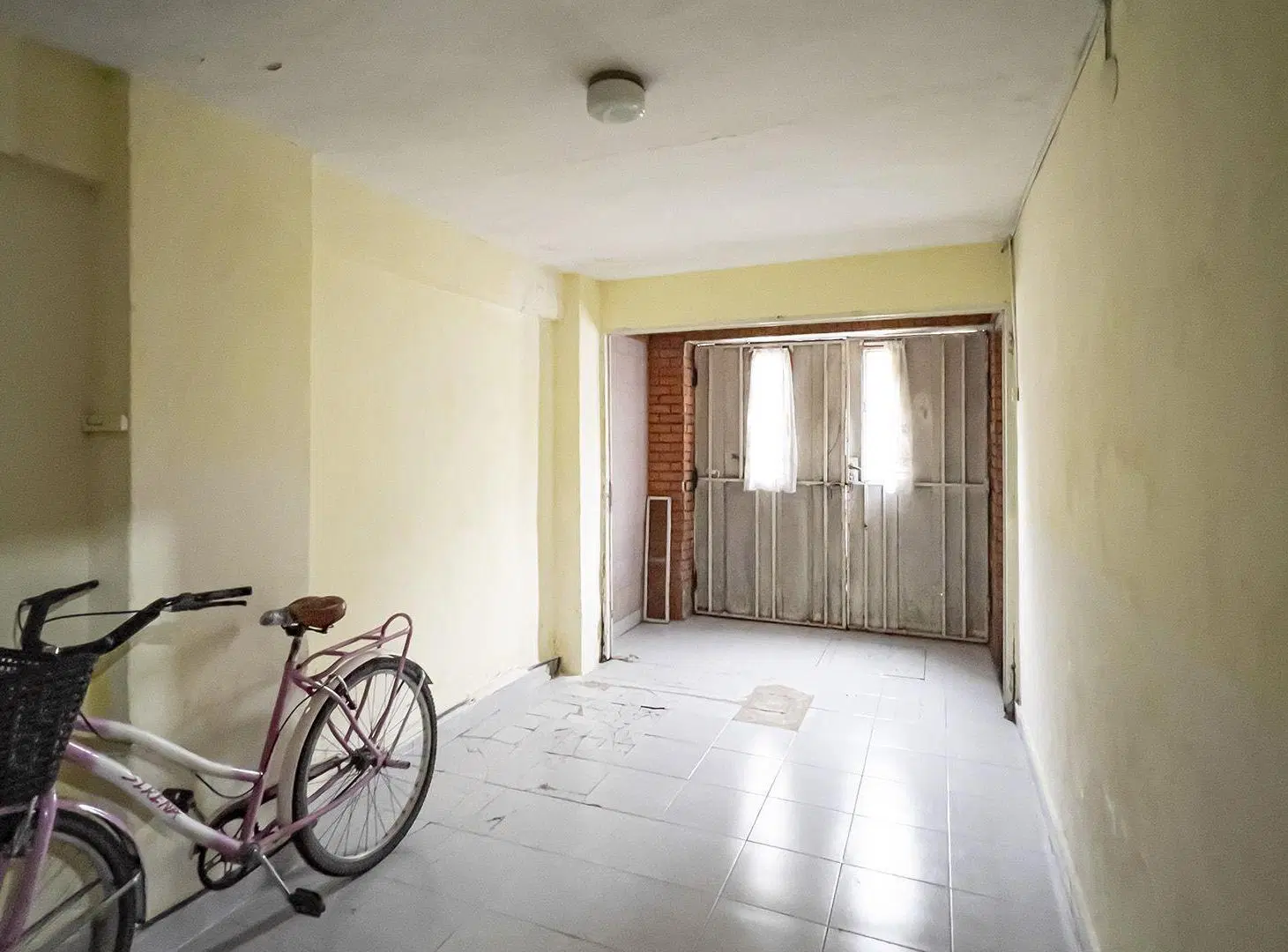 CASA EN VENTA CON 2 DORMITORIOS Y GRAN PATIO 2