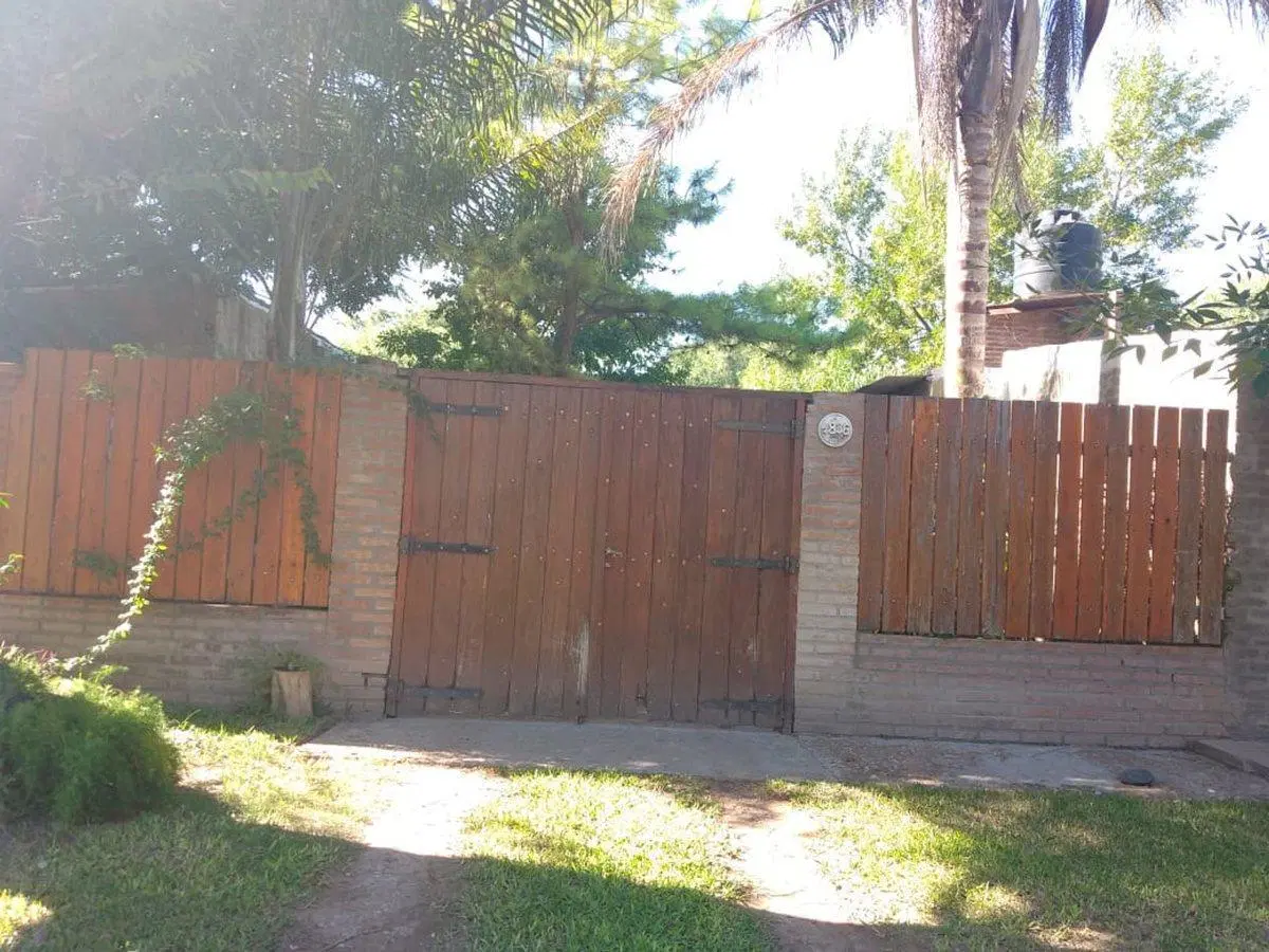 Casa de 3 dormitorios con patio y garage, Andino 8