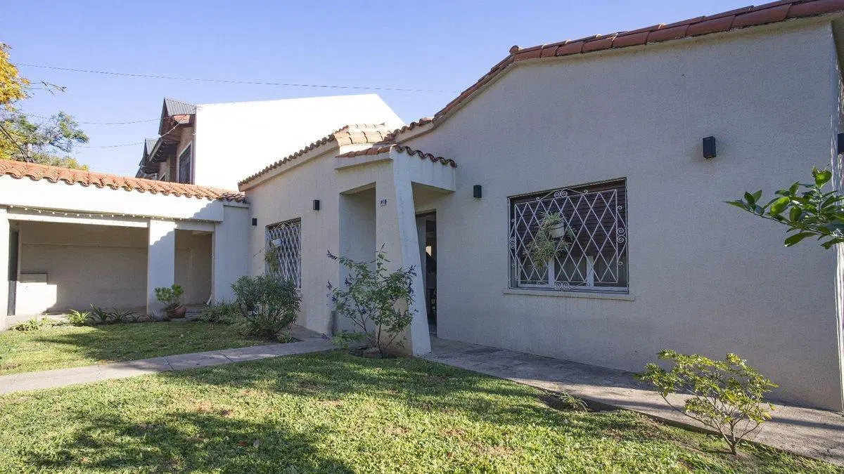 Hermosa casa 3 dormitorios, Alberdi 3