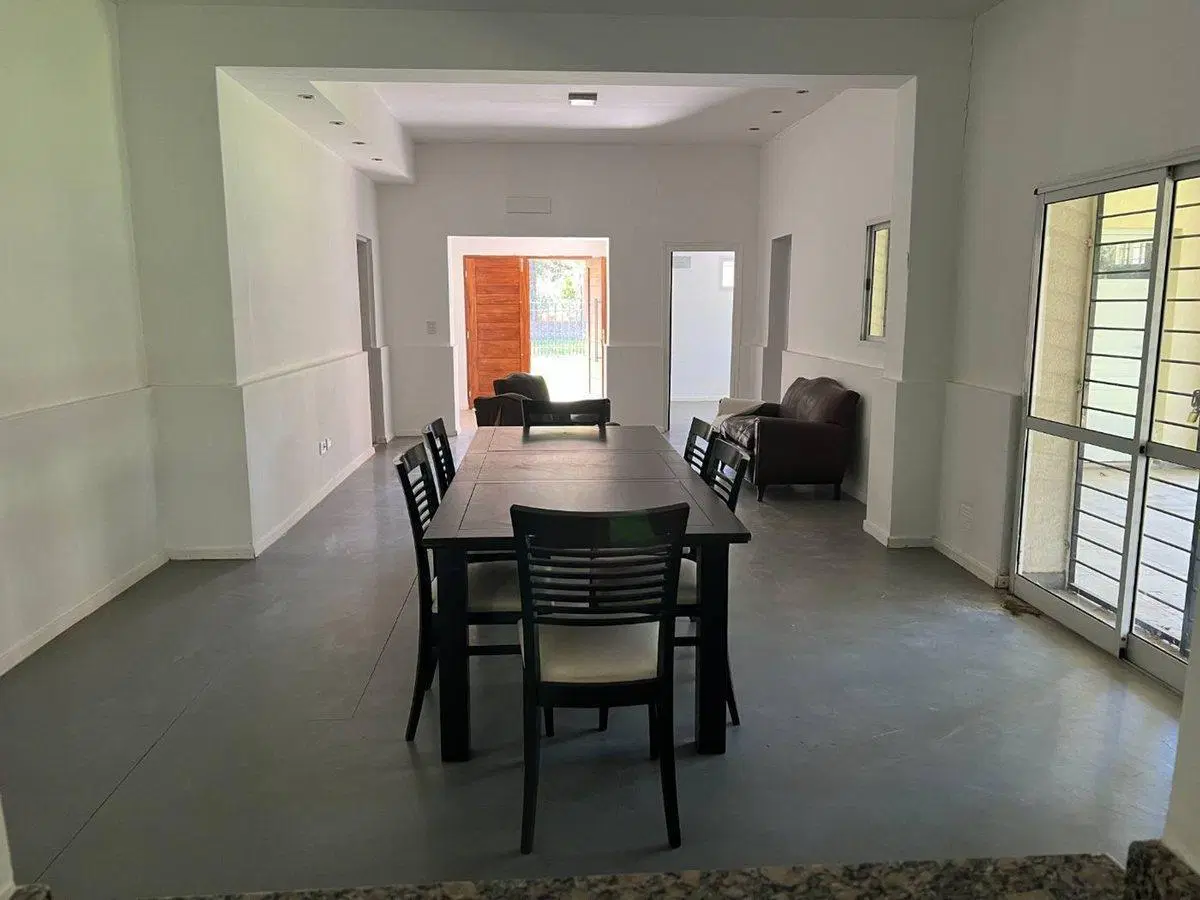 VENTA CASA 3 DORMIT CON PARQUE, PILETA Y PARRILLA 4