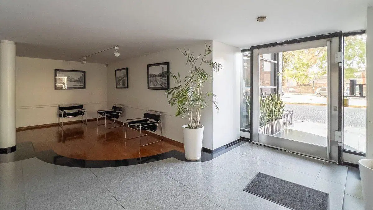 VENTA DEPARTAMENTO 5 DORMITORIOS/COCHERA VISTA RÍO 5
