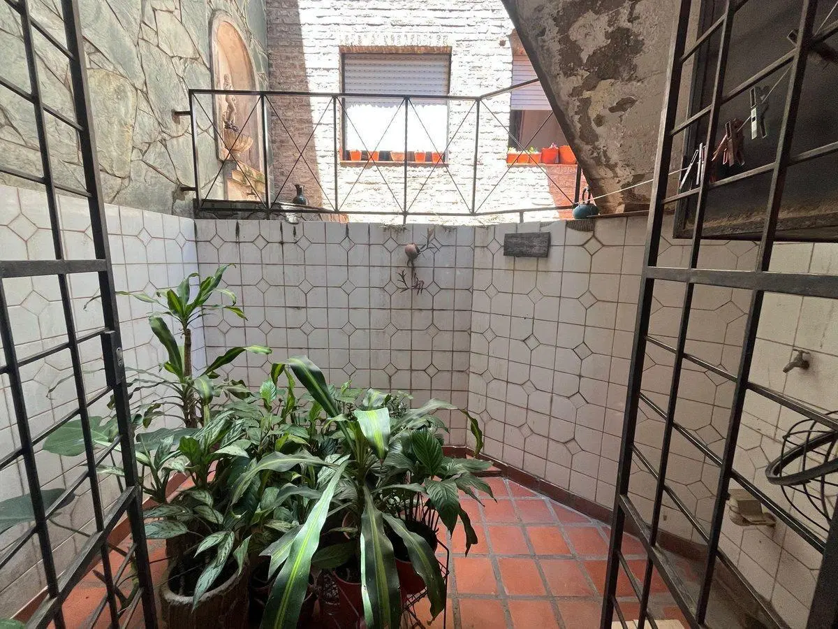 Depto Monoambiente con patio a reciclar, Pichincha 4