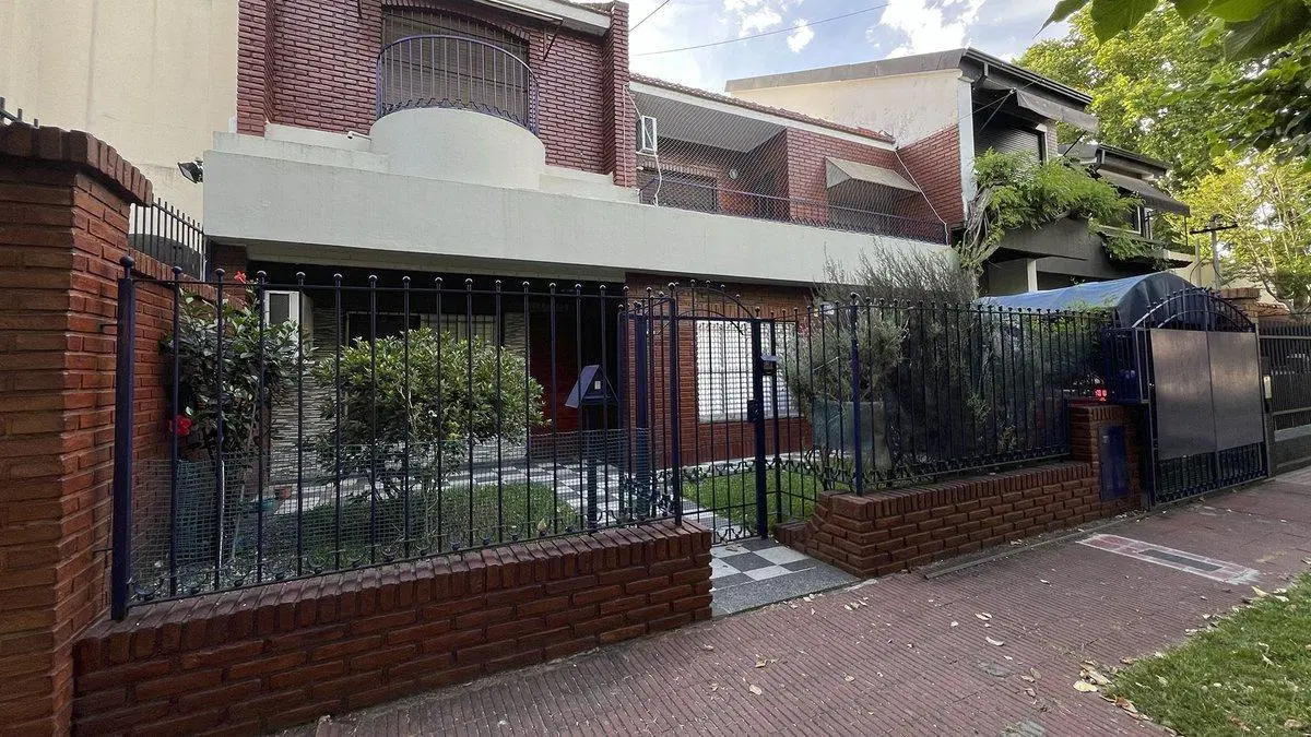 CASA EN VENTA 3 DORMITORIOS EN ALBERDI 2