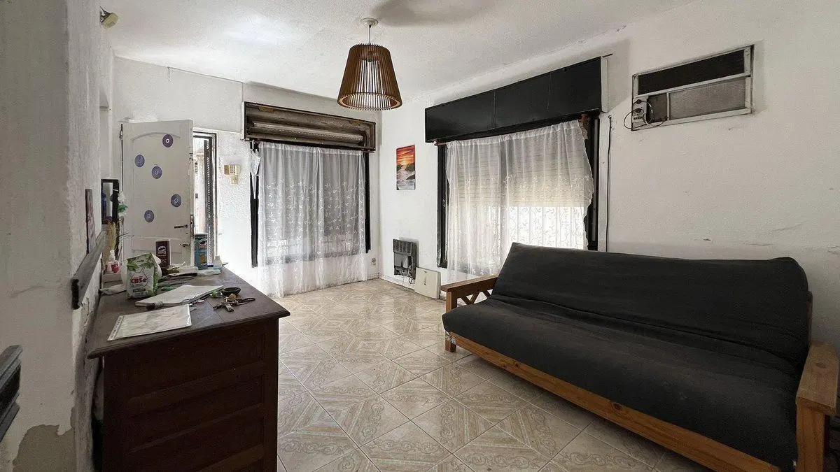 casa con local y cochera en barrio Saladillo 8