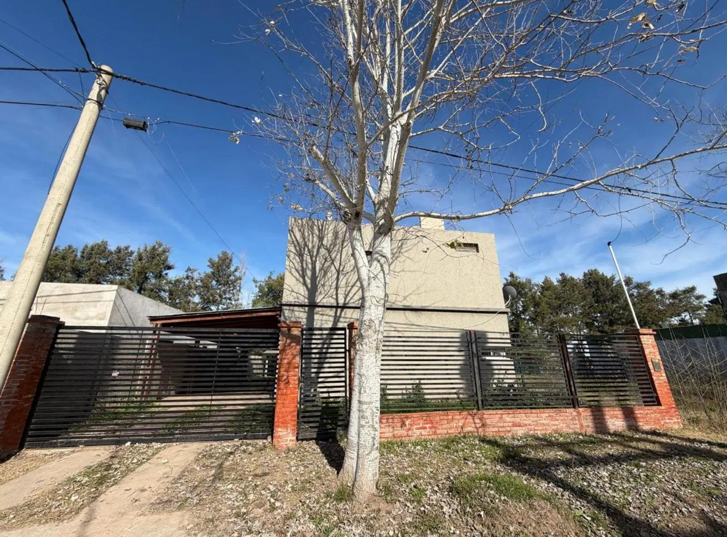 CASA EN ALQUILER 3 DORMITORIOS PILETA ROLDAN 1