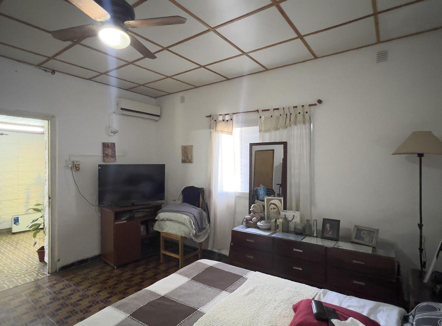 Foto de CASA + LOCAL+ GALPON EN PLENO CENTRO DE ZAVALLA, imagen 3