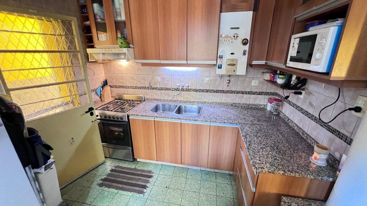 Foto de Casa en venta de 2 dormitorios con cochera y patio, imagen 4