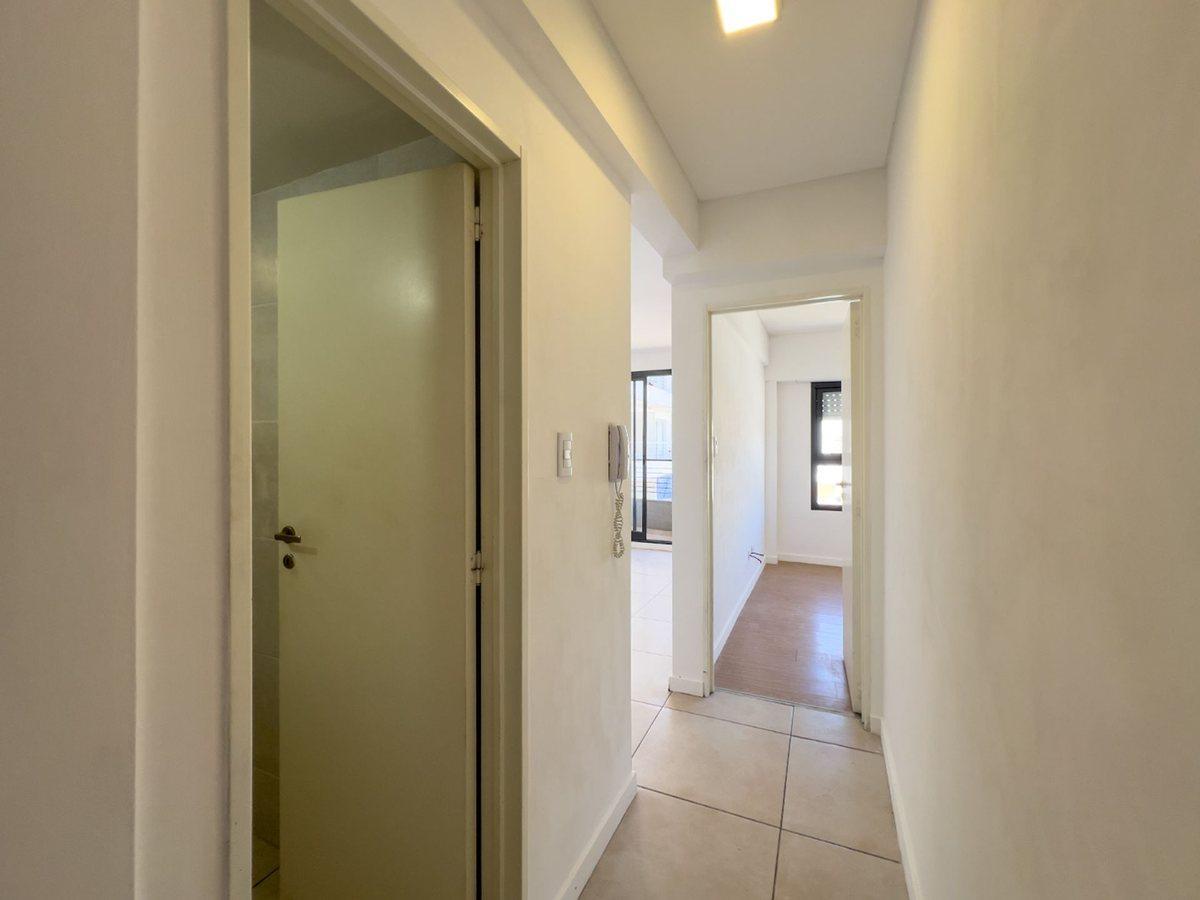 Foto de VENTA DEPARTAMENTO UN DORMITORIO ZONA FACULTAD, imagen 1