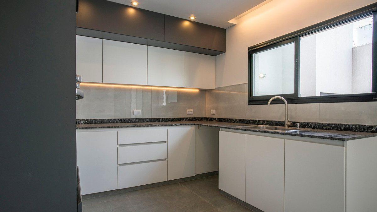 Foto de VENTA-CASA 3 DORMITORIOS CON COCHERA-PATIO-TERRAZA, imagen 1