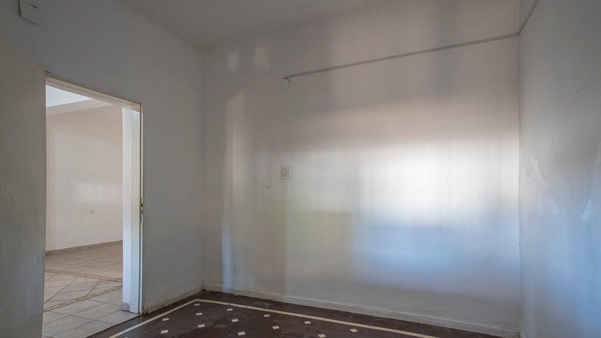 Foto de VENTA CASA CON COCHERA PJE CRAIG 689 BIS FISHERTON, imagen 5