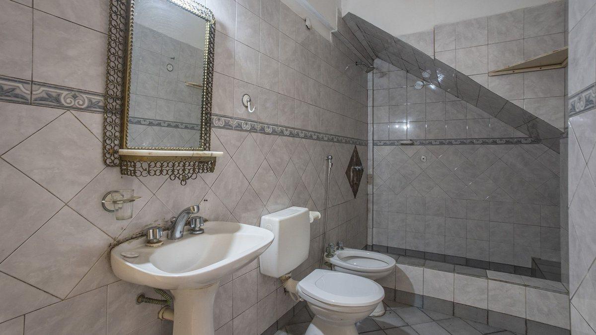 Foto de VENTA CASA FRENTE EN BARRIO LAS HERAS, imagen 2