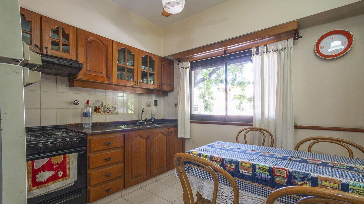 Foto de VENTA PH TRES DORMITORIOS EN BARRIO ECHESORTU, imagen 1