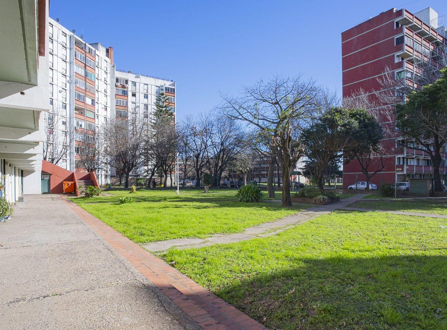 Foto de VENTA DEPARTAMENTO 2 DORMITORIOS, COCHERA, BALCON, imagen 3