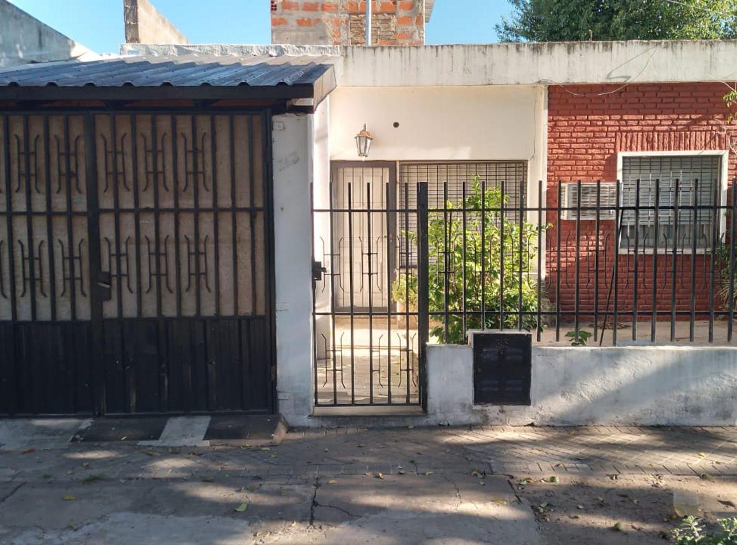 Foto de Casa 3 dorm. cochera, galpón Fisherton industrial, imagen 2